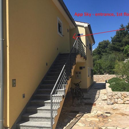 Gavza Sky View Apartment Црес Экстерьер фото