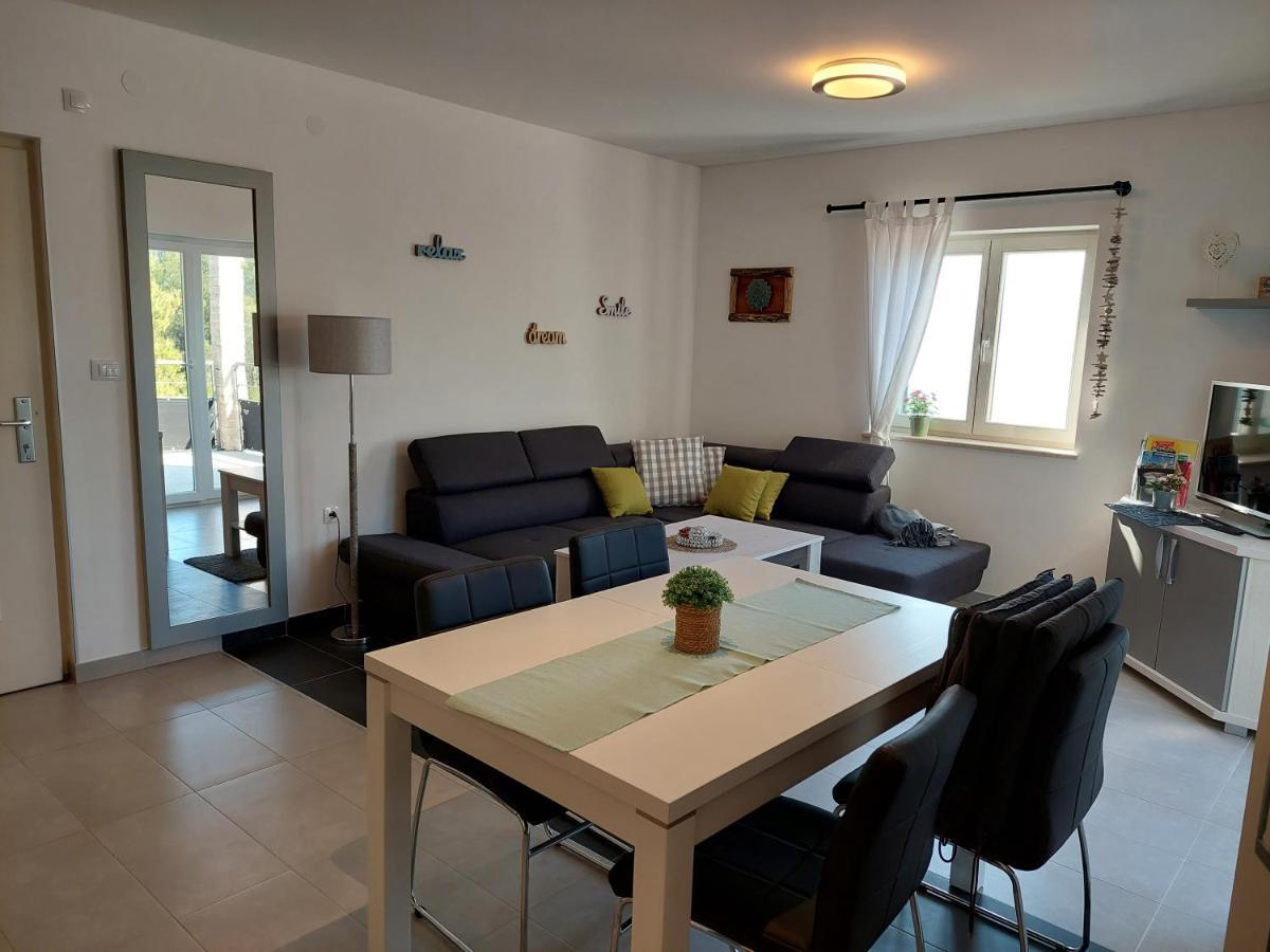 Gavza Sky View Apartment Црес Экстерьер фото