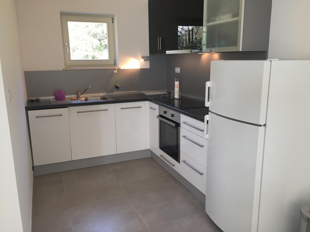 Gavza Sky View Apartment Црес Экстерьер фото